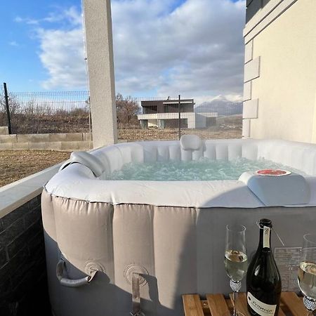 Villa Apartmanovy Dom S Virivkou, Pod Secnom, Liptovsky Jan Liptovský Mikuláš Exterior foto