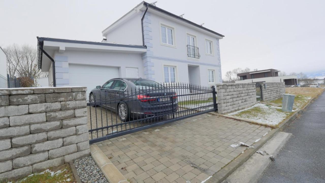 Villa Apartmanovy Dom S Virivkou, Pod Secnom, Liptovsky Jan Liptovský Mikuláš Exterior foto