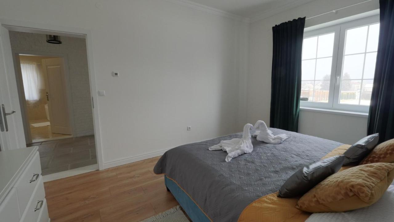 Villa Apartmanovy Dom S Virivkou, Pod Secnom, Liptovsky Jan Liptovský Mikuláš Exterior foto