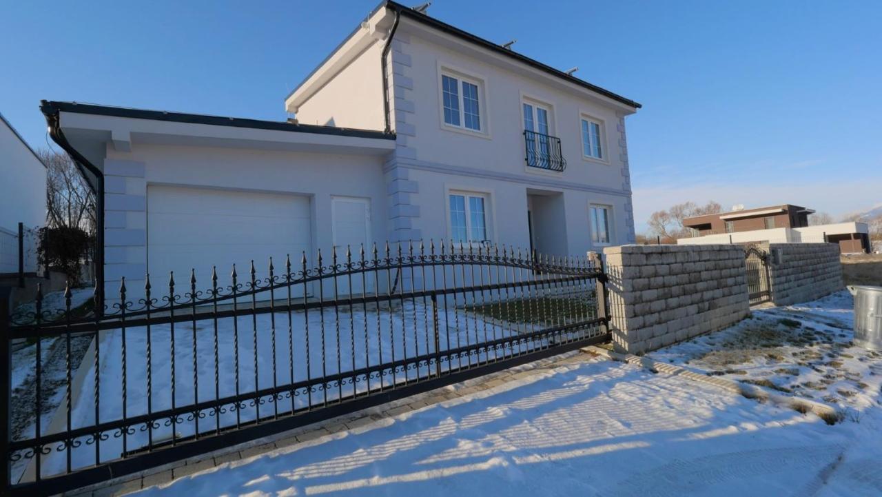 Villa Apartmanovy Dom S Virivkou, Pod Secnom, Liptovsky Jan Liptovský Mikuláš Exterior foto