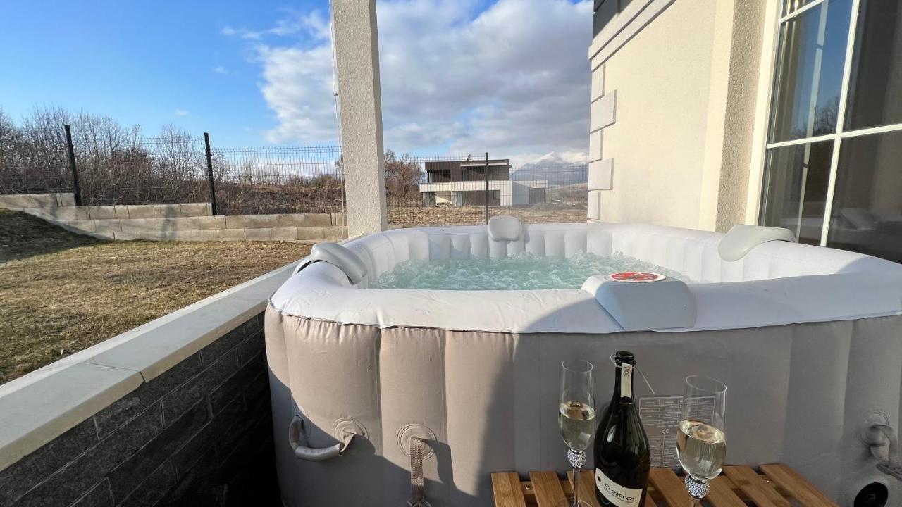 Villa Apartmanovy Dom S Virivkou, Pod Secnom, Liptovsky Jan Liptovský Mikuláš Exterior foto