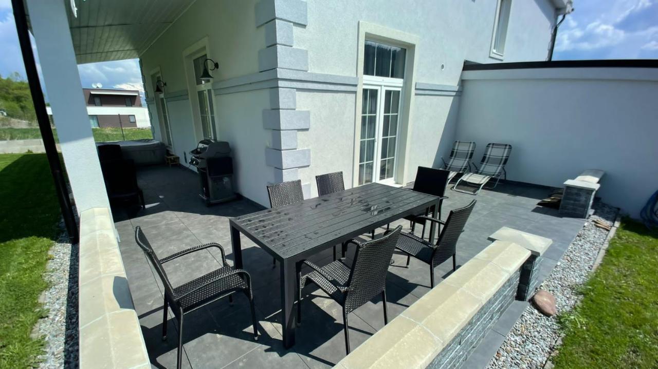 Villa Apartmanovy Dom S Virivkou, Pod Secnom, Liptovsky Jan Liptovský Mikuláš Exterior foto